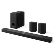 45-Grad-Schrägansicht von Soundbar, Subwoofer und hinteren Lautsprechern