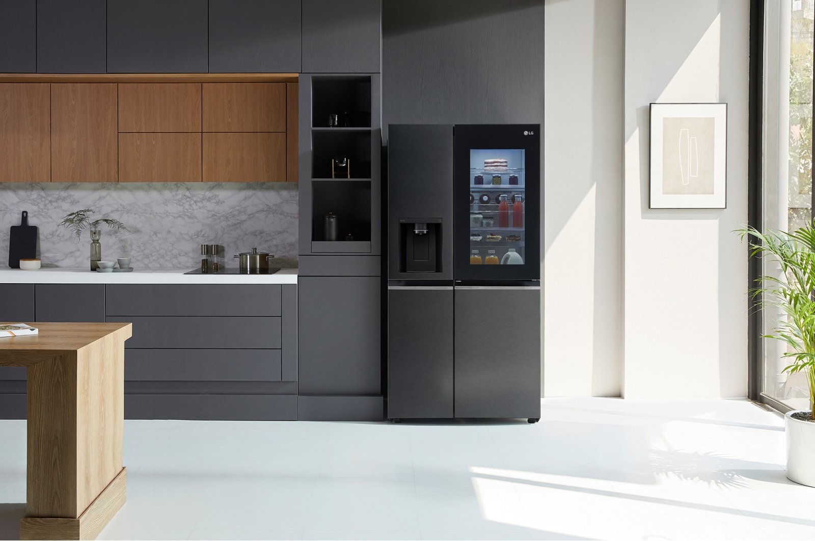 LG InstaView Door-in-Door | American Style Fridge Freezer | 635L | WiFi Connected | Matte Black, GSXV91MCAE